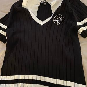 Black and white pentagram shirt size small